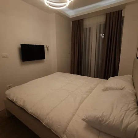 O&s Luxury By The Apartment
